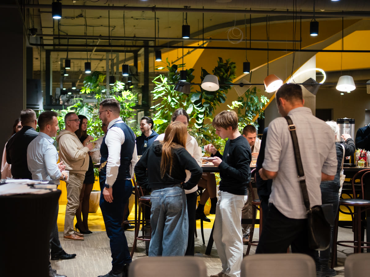 ATLAS Talks 2026 - Networking u stolů